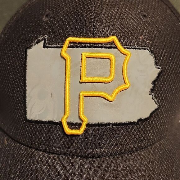 New Era 39Thirty Pittsburgh Pirates Stretchfit Hat - Small Stain - Picture 2 of 8